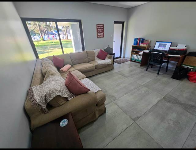 5 BEDROOM HOUSE FOR SALE IN THREE RIVERS